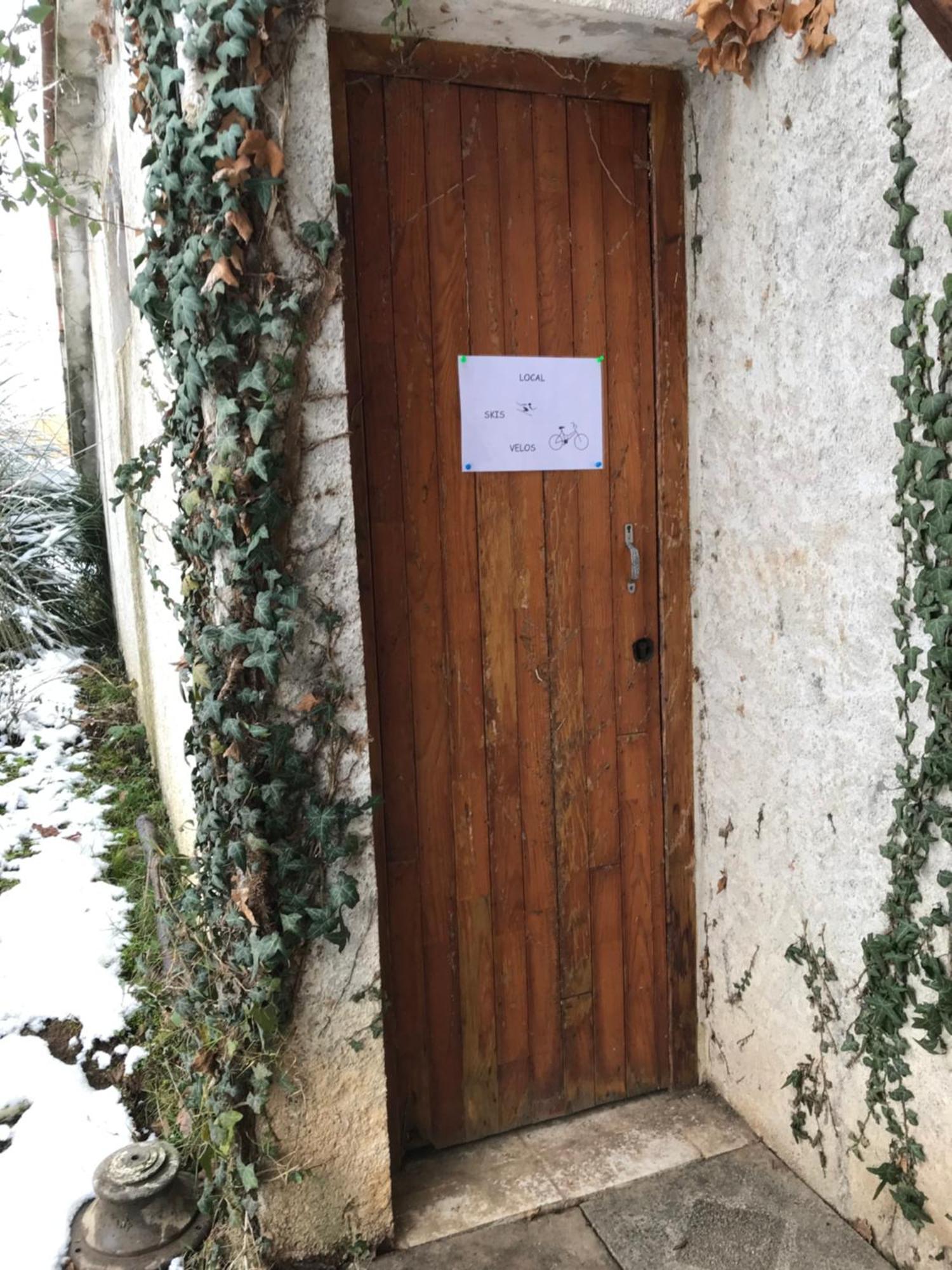 Appartement Dans Maison Brie-et-Angonnes Exterior photo