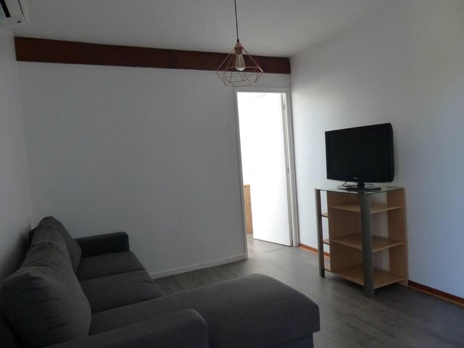 Appartement Dans Maison Brie-et-Angonnes Exterior photo