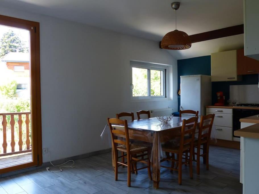 Appartement Dans Maison Brie-et-Angonnes Exterior photo